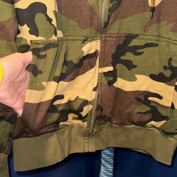 ROTHCO - Camo Thermal Lined Hoodie with Flag Design Size Medium - Picture 10 of 17